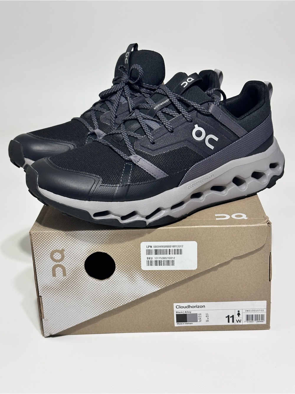 On Running Cloudhorizon Men's Athletic Shoes in Black and Gray